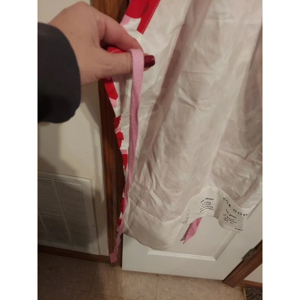 Kate Spade Pink and Red Hearts Valentine's Apron 33